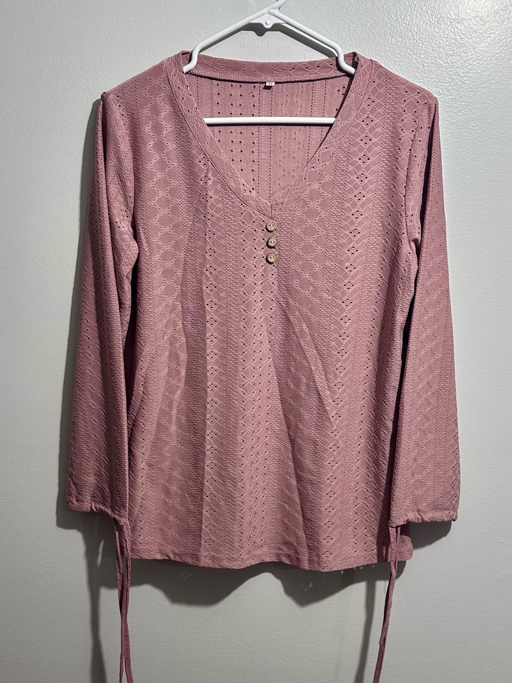 Relaxed V-Neck Eyelet Knit Blouse Dusty Rose Size M (1396)
